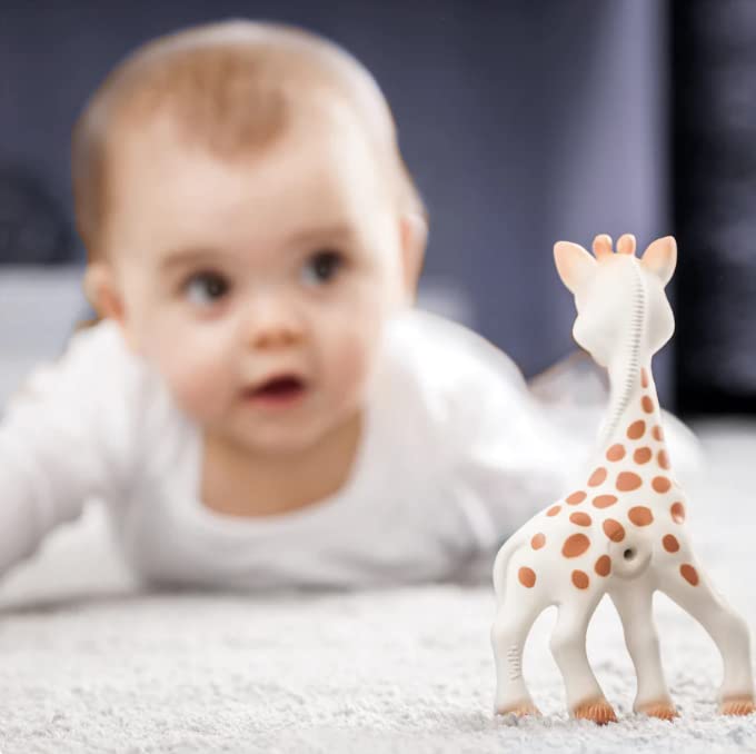 Комплект детски прочистването на салфетки Sophie la Girafe Babycare 99% Water включва 2 салфетки с размер 64 см и 1 кърпа