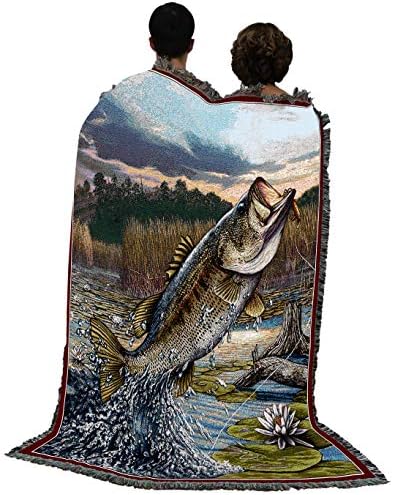 Одеало Pure Country Weavers First Strike Bass - Подарък Гобеленовый каре Lake Wildlife Lodge Cabin, Изтъкан от