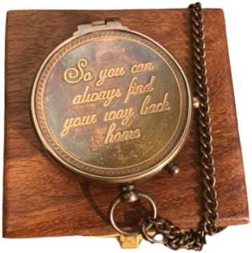 За да сте винаги може да намери път за вкъщи Старинен Джобен компас с гравиран от морската месинг в Кожен Калъф,