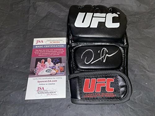 Даниел Кормье Подписа Ръкавици Шампион на UFC в тежка категория HOF 2022 JSA Auth 4 - Ръкавици UFC с автограф