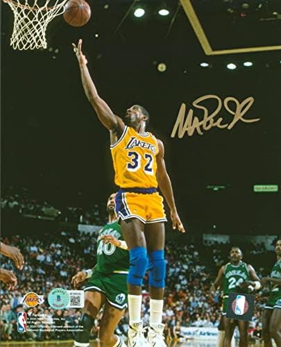 Лейкърс Меджик Джонсън Подписа Снимка 8x10 Срещу Маверикс Баскервиль - Снимки на НБА С автограф