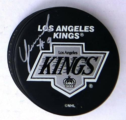 Владимир Цыплаков подписа хокей шайба Лос Анджелис Кингс Силвър с автограф w/COA - за Миене на НХЛ с автограф