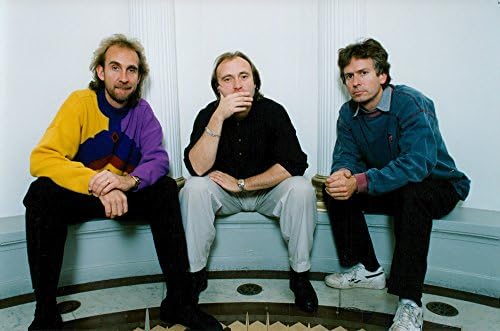 Винтажное снимка на британската музикална група Genesis: Майк Ръдърфорд, Тони Банкс и Фил Колинс