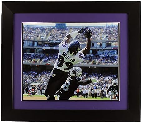 Стив Смит–старши Подписа снимка на НФЛ Балтимор Рейвънс в рамка с размер 16 х 20 - Over the Top vs Raiders - Снимки NFL с автограф