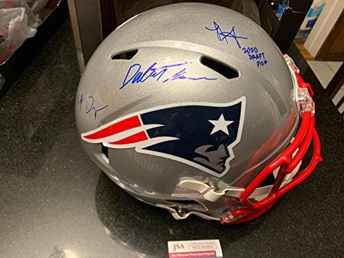 Кайл Даггер Далтън Кин Девин Азиаси Подписа Каска New England Patriots FS JSA - Каски NFL с автограф