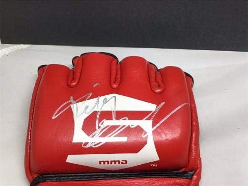 Fedor Emelianenko Подписа Официално Бойцовскую Ръкавицата Strikeforce Auto PSA/DNA COA 1D - Ръкавици UFC с Автограф