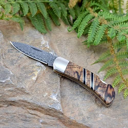 Сгъваем Джобен нож с дамасским острие и дръжка от естествен фурнир са Ръчно изработени от буково дърво с инкрустация